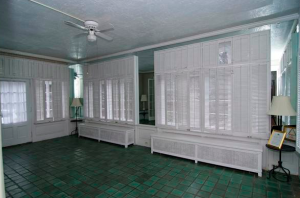 Twin Maples' sunroom before the renovation. Photo: Craig Rose