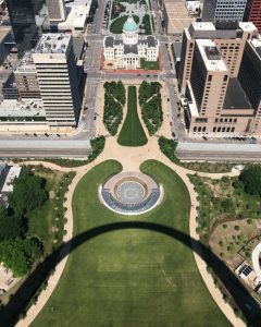 The Gateway Arch Museum occupies a renovated underground space built concurrently with the Arch with a 47,000-square-foot expansion to the west and a new entrance facing the Old Courthouse, site of the landmark 1857 trial of the slave Dred Scott.