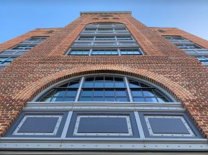 At 3 inches thinner and 70 percent lighter than traditional brick, Meridian Thin Brick offers a solution for many project types.